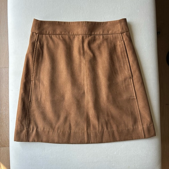 J. Crew Factory Faux Suede Walnut Mini Skirt Size 4 - Picture 3 of 7